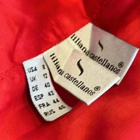 Liliana Castellano | Red Alpaca/Merino Wool Blend Bermuda Shorts - Picture 4 of 6